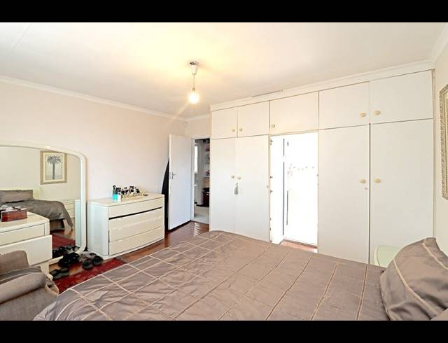 4 BEDROOM HOUSE FOR SALE IN KENSINGTON